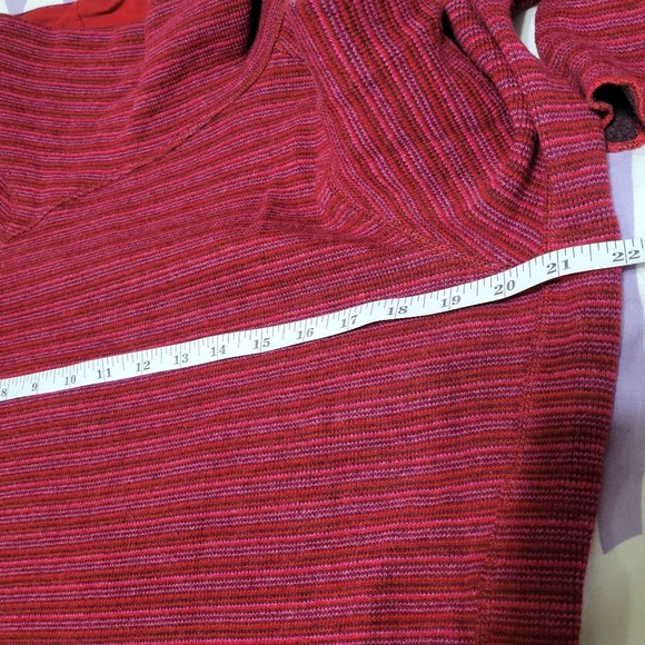 Mountain Hardwear Serrana Turtleneck Sweater Wool Blend Women's Large Red - Picture 8 of 10